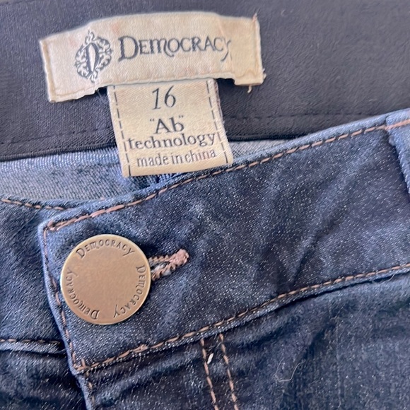 Democracy Jeans - Picture 2 of 2